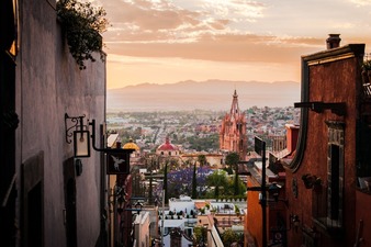 Front Office, Rooms Division und Food & Beverage in San Miguel de Allende (MEX0007)